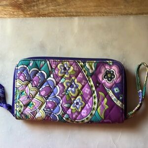 Vera Bradley Wallet in Excellent used condition. From smoke free home.
